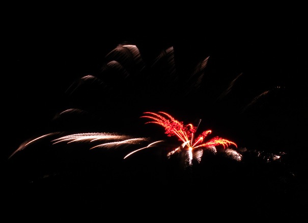 Erbenheimer Nachthimmel Feuerwerk Kerb 24.09.12  Copyright-Rechte © MFRö