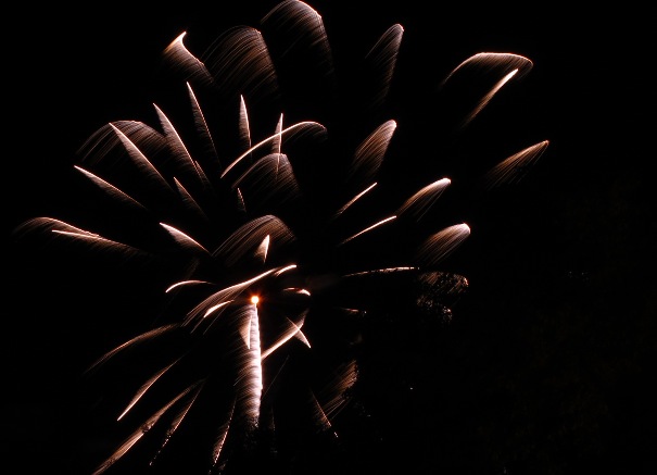 Erbenheimer Nachthimmel Feuerwerk Kerb 24.09.12  Copyright-Rechte © MFRö