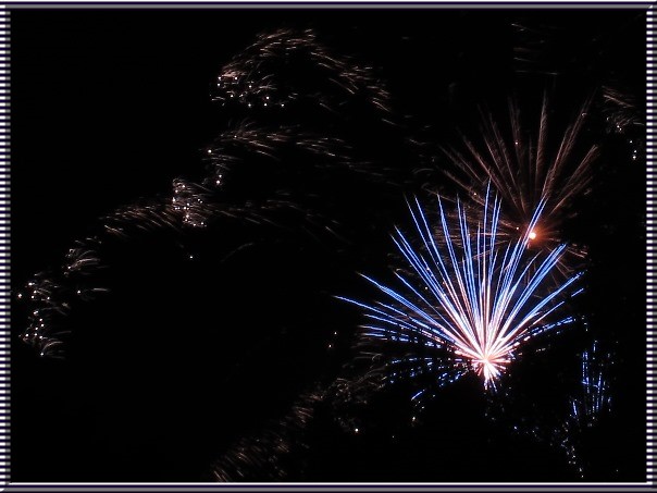 Erbenheimer Nachthimmel Feuerwerk Kerb 28.09.15  Copyright-Rechte © MFRö